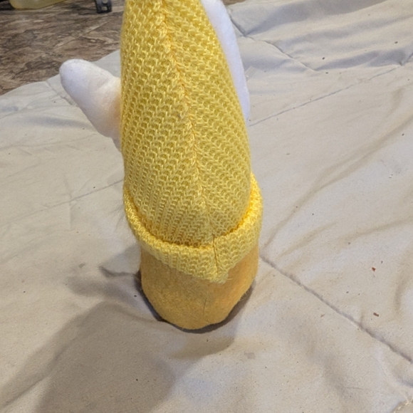 Yellow and White Holiday Gnome Decor - Picture 6 of 8